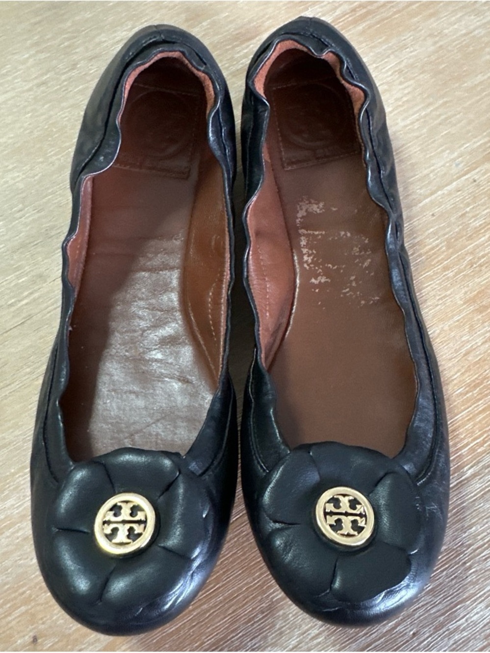 Tory Burch Black Leather Flower Logo Ballet Flats